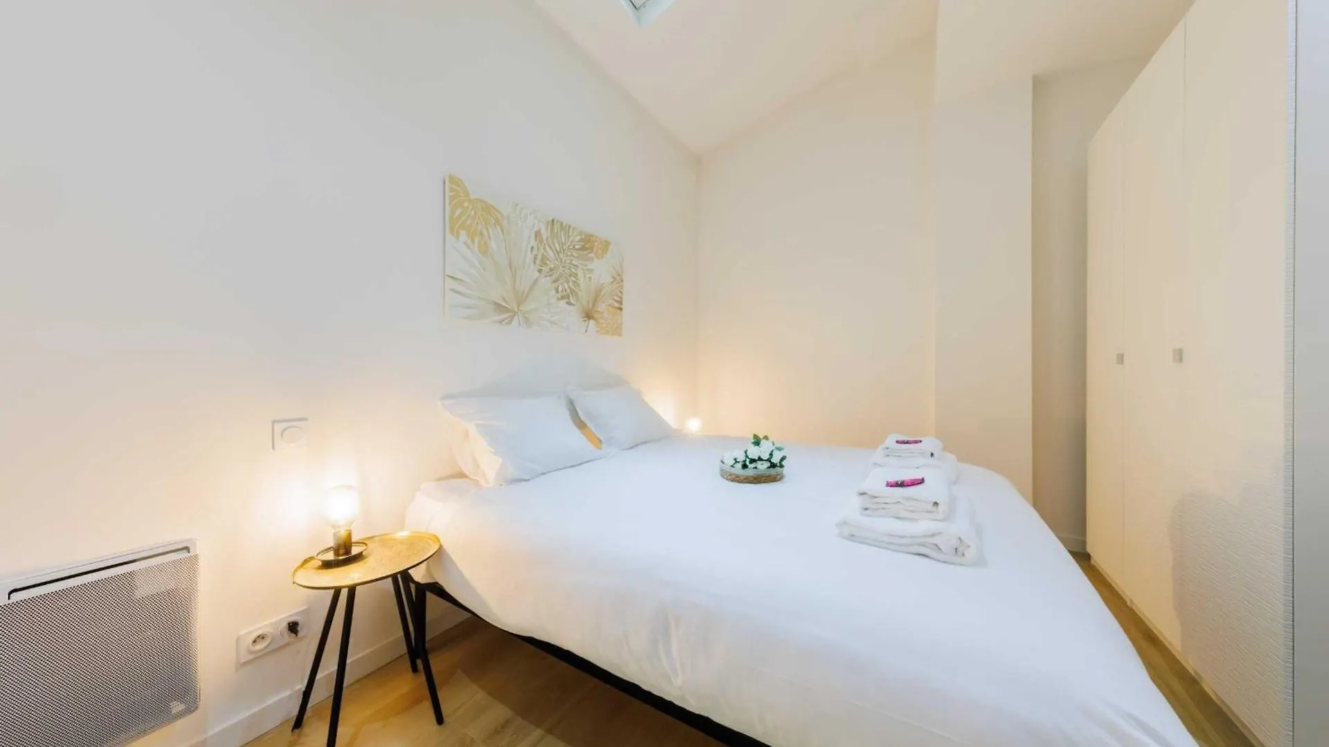 Apartamento Loft Lumineux Et Design - 6 Personnes Voltaire 11E París 0*,