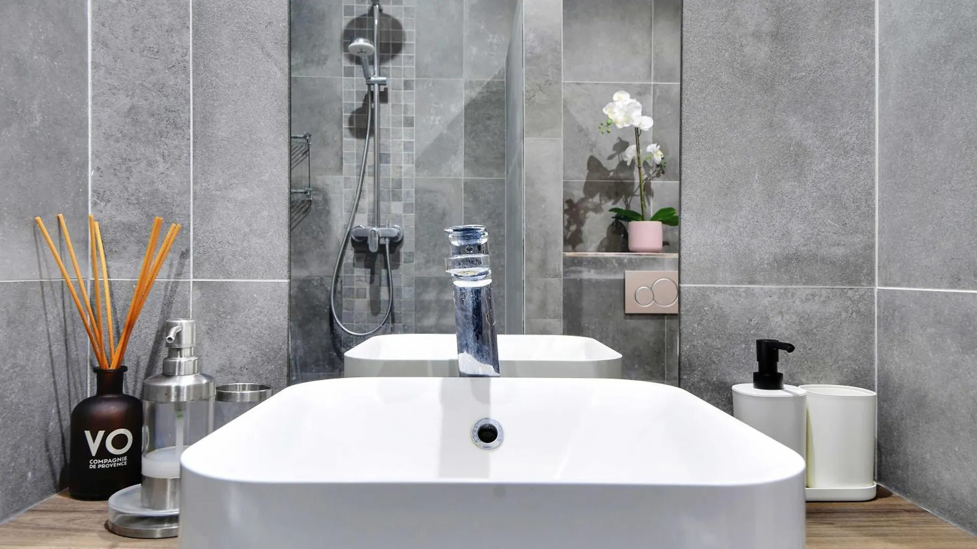 Apartamento Loft Lumineux Et Design - 6 Personnes Voltaire 11E París 0*,  Francia